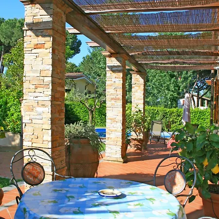 Roberto By Interhome *