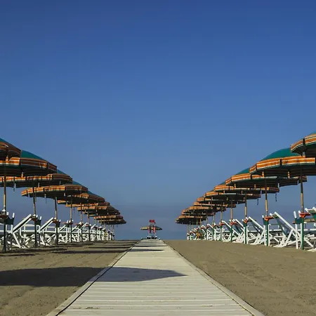 Roberto By Interhome Forte dei Marmi