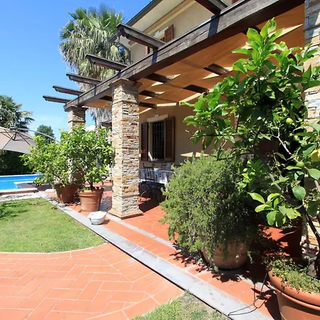 Villa Roberto By Interhome